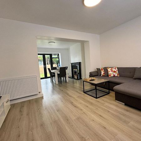 Superb Cozy House In Warrington 빌라 외부 사진