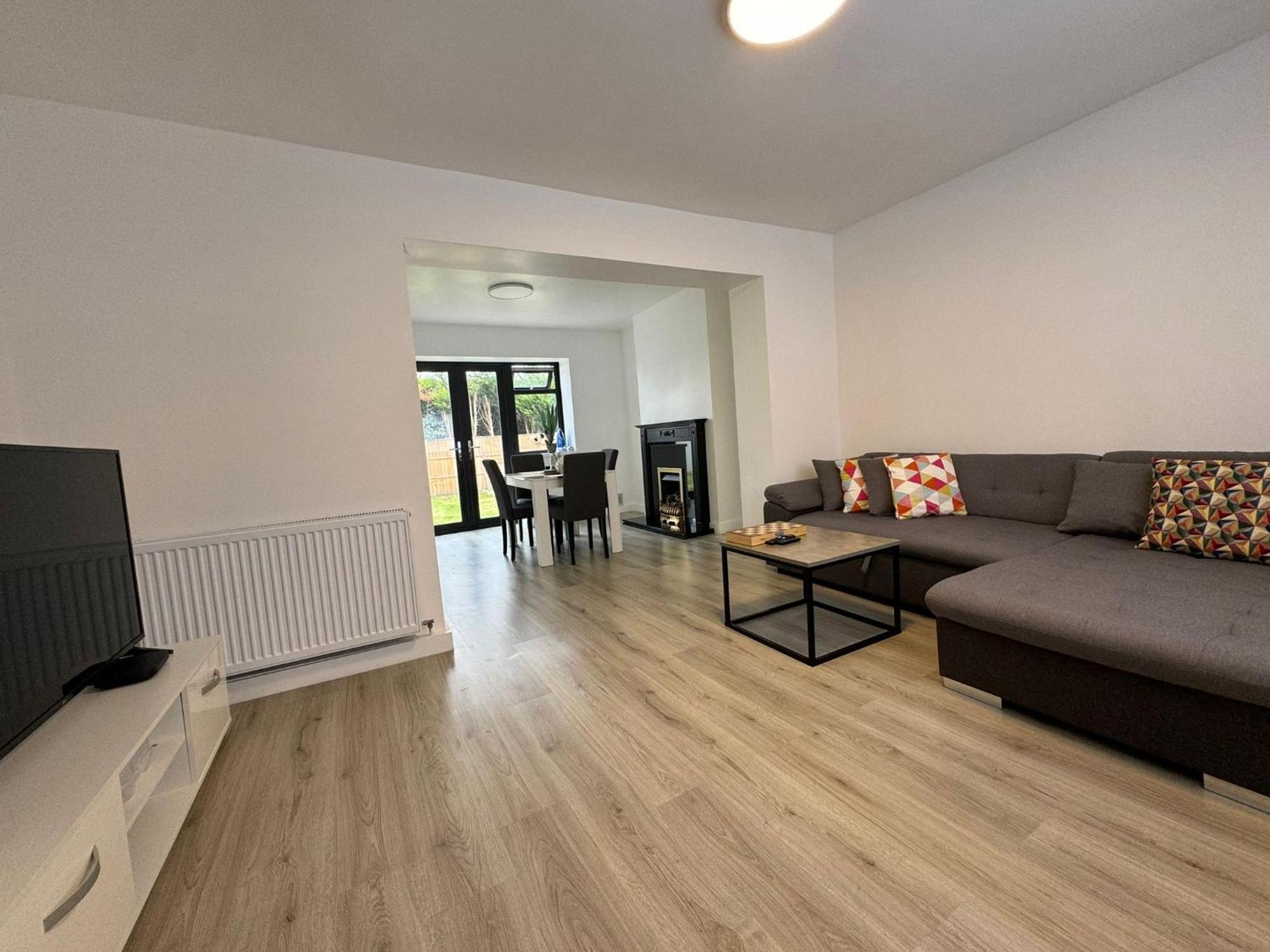 Superb Cozy House In Warrington 빌라 외부 사진