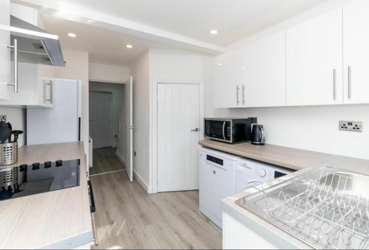Superb Cozy House In Warrington 빌라 외부 사진